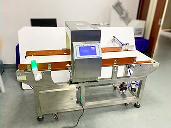 Конвейерная машина металлодетектора пищевой промышленности HACCP FDA CE для мясных хлебных закусок
